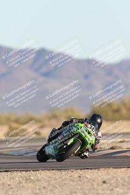 media/Dec-07-2025-CVMA (Sun) [[3e7d2de5dc]]/Race 16-Formula Middleweight/